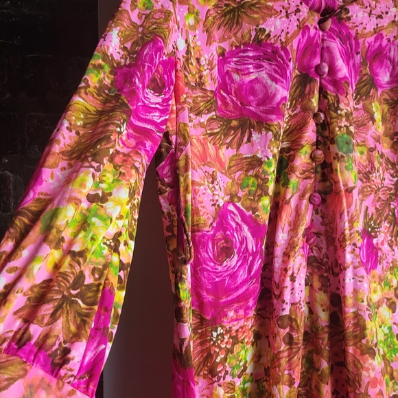 Vintage Landmark Floral Button Dress, long sleeve, plus size - Picture 4 of 7